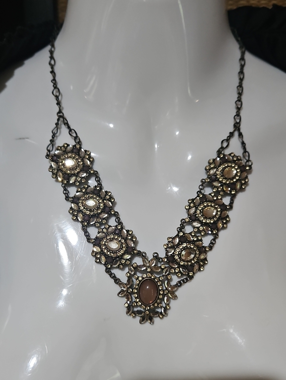 Vintage-Inspired Women's Statement Necklace in Champagne and Antique Gold